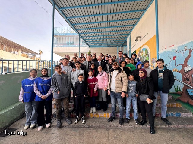 السفير الاسعد يتفقد مدرسة عسقلان في مخيم المية ومية (خبر + 8 صور)